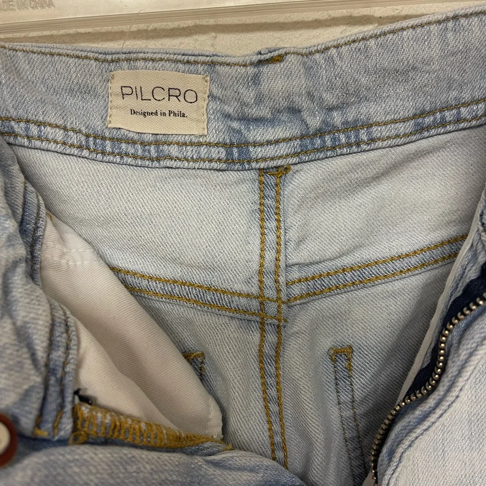 Pilcro Adi Regenerative Cotton Mid Rise Flare Jeans in Safie Wash - Picture 3 of 5
